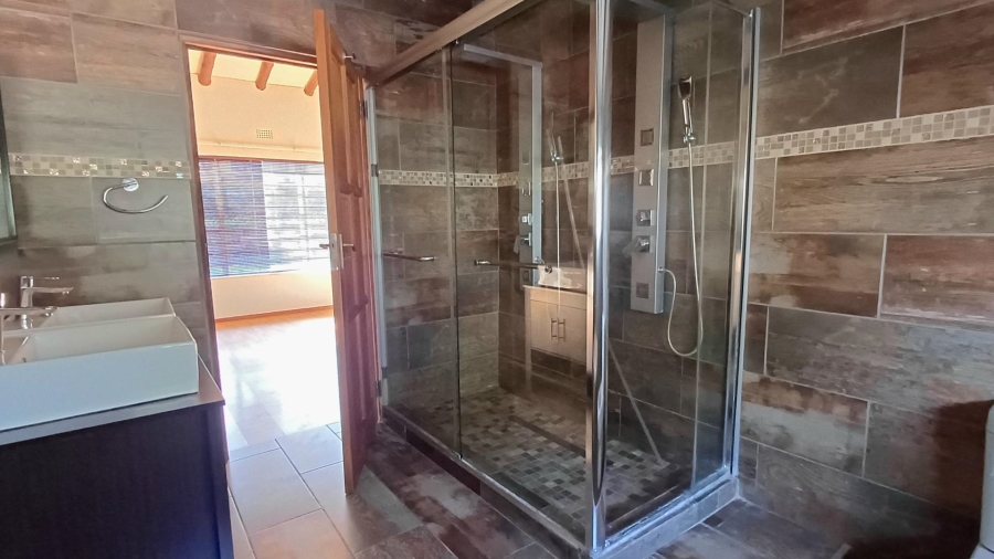 To Let 4 Bedroom Property for Rent in Weltevreden Park Gauteng