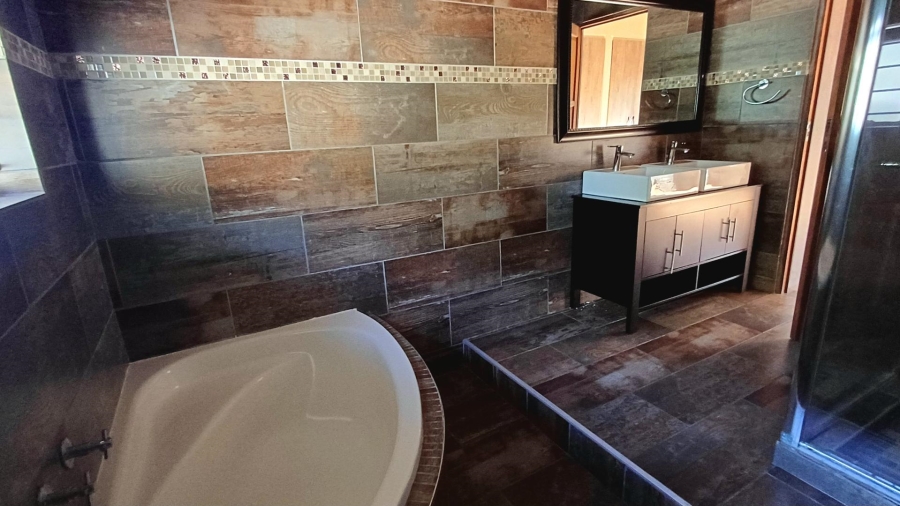 To Let 4 Bedroom Property for Rent in Weltevreden Park Gauteng