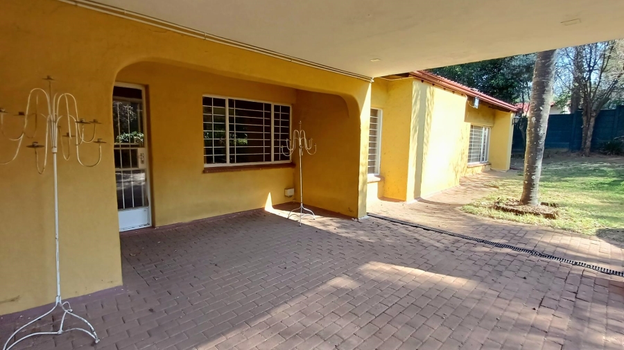 To Let 4 Bedroom Property for Rent in Weltevreden Park Gauteng