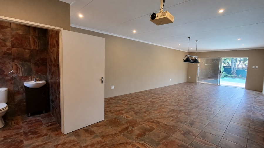 To Let 4 Bedroom Property for Rent in Weltevreden Park Gauteng