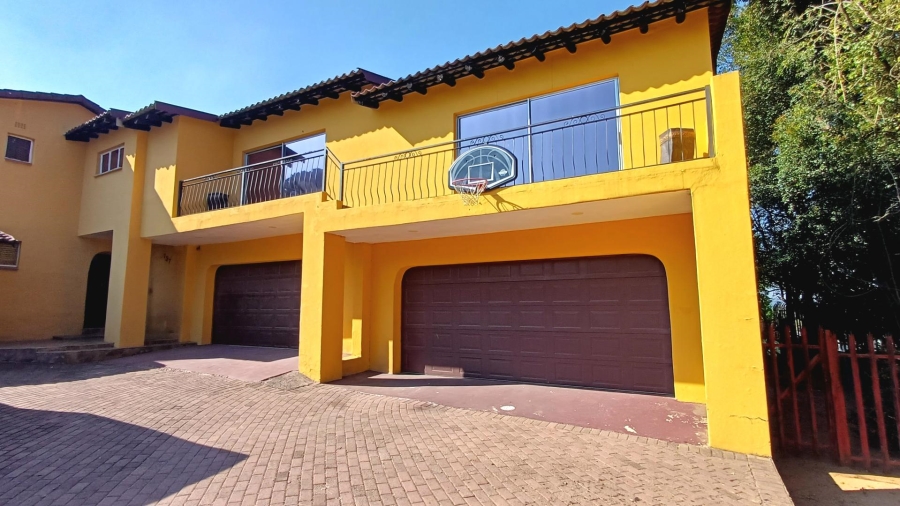 To Let 4 Bedroom Property for Rent in Weltevreden Park Gauteng
