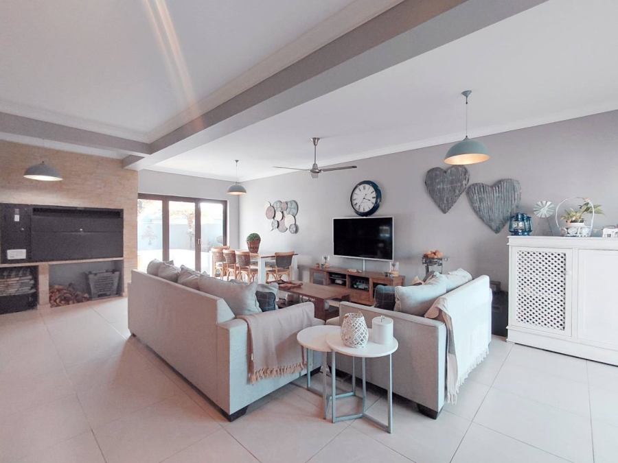 3 Bedroom Property for Sale in Glen Marais Gauteng