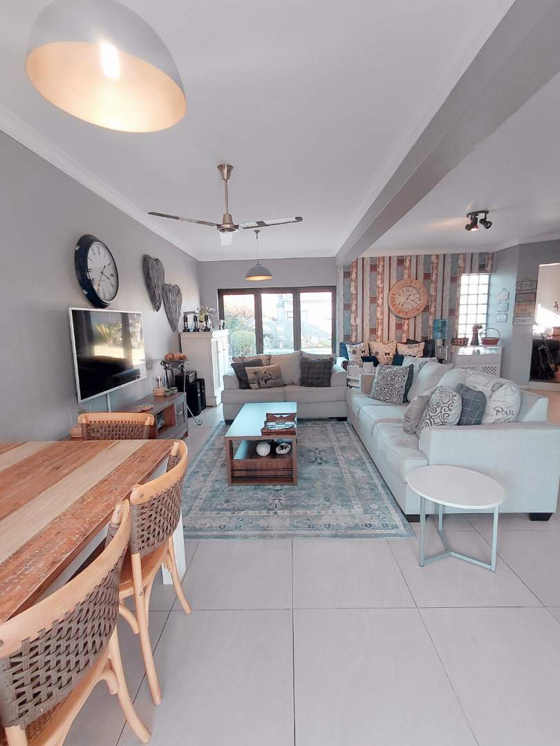 3 Bedroom Property for Sale in Glen Marais Gauteng