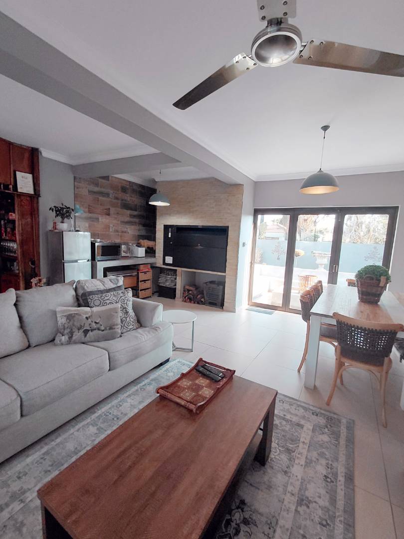 3 Bedroom Property for Sale in Glen Marais Gauteng