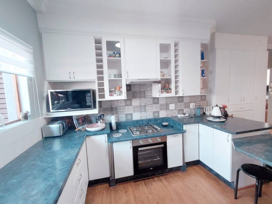 3 Bedroom Property for Sale in Glen Marais Gauteng