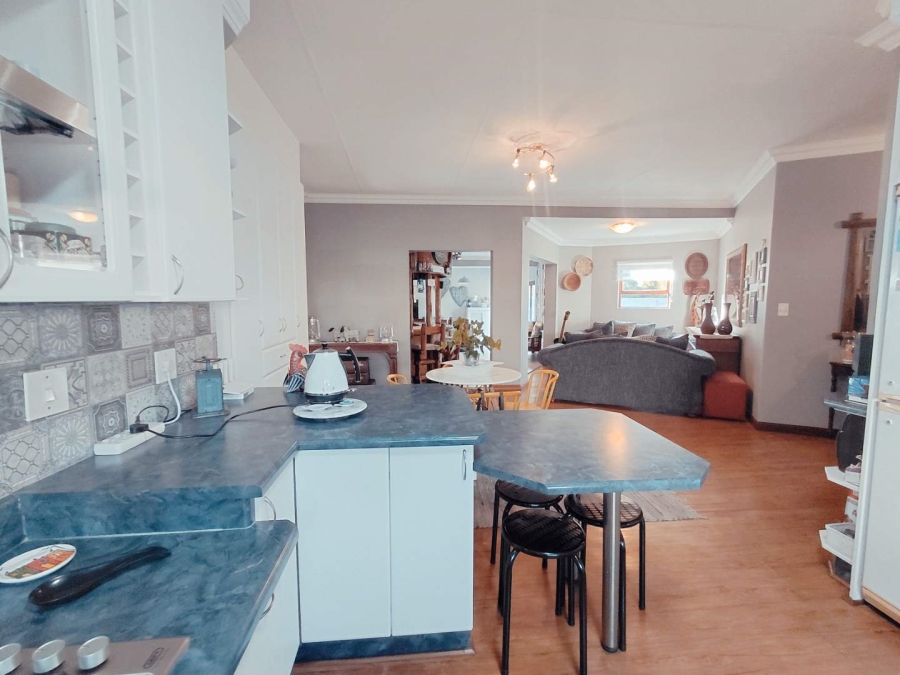 3 Bedroom Property for Sale in Glen Marais Gauteng