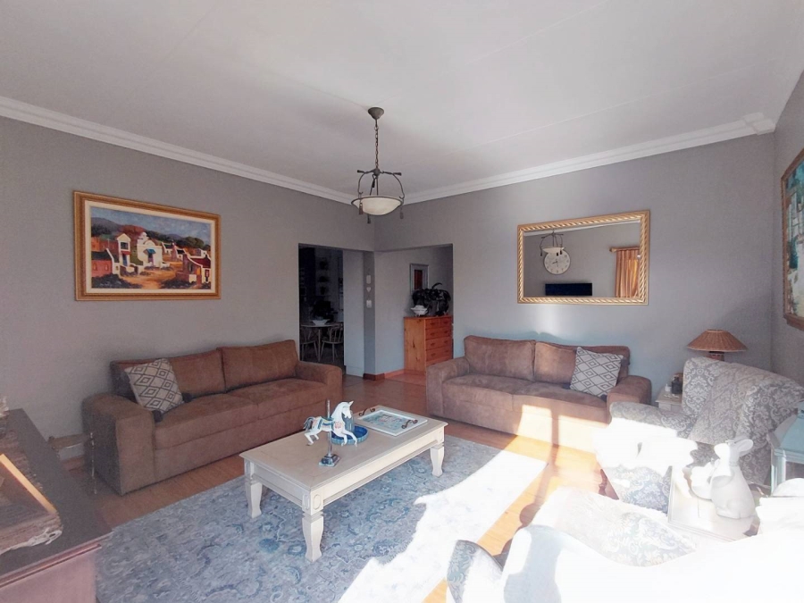3 Bedroom Property for Sale in Glen Marais Gauteng