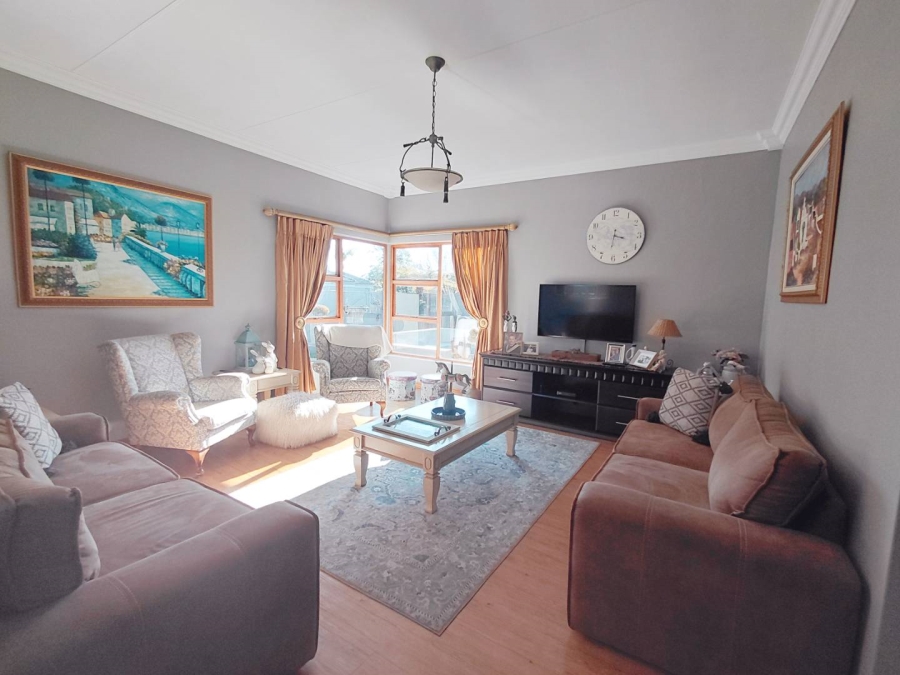 3 Bedroom Property for Sale in Glen Marais Gauteng