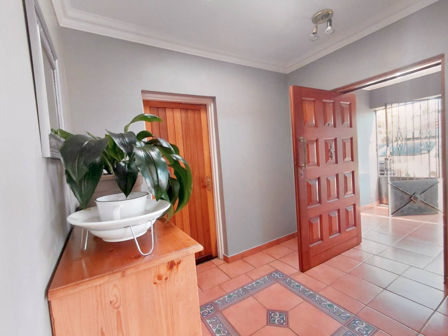 3 Bedroom Property for Sale in Glen Marais Gauteng