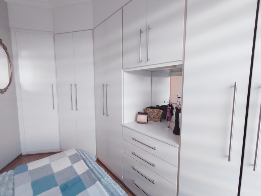 3 Bedroom Property for Sale in Glen Marais Gauteng