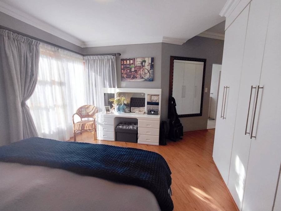 3 Bedroom Property for Sale in Glen Marais Gauteng