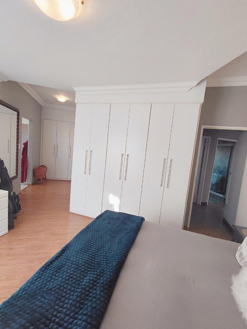 3 Bedroom Property for Sale in Glen Marais Gauteng