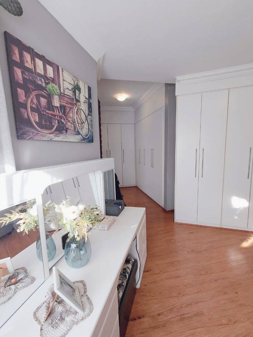 3 Bedroom Property for Sale in Glen Marais Gauteng