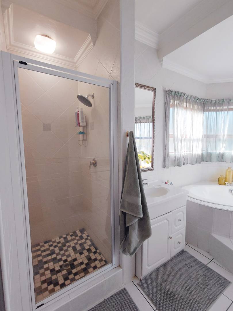 3 Bedroom Property for Sale in Glen Marais Gauteng