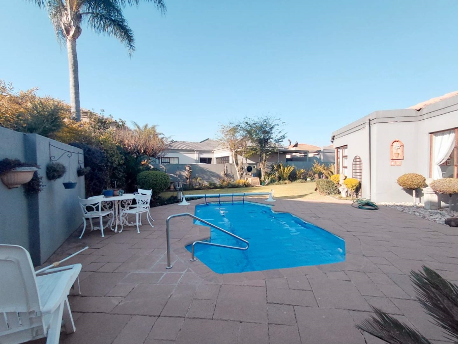 3 Bedroom Property for Sale in Glen Marais Gauteng