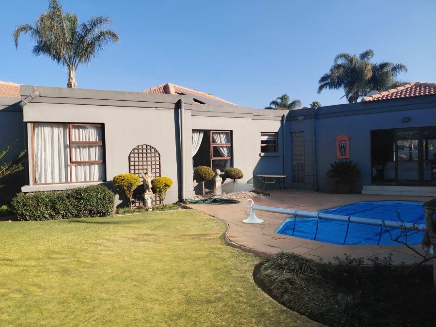 3 Bedroom Property for Sale in Glen Marais Gauteng