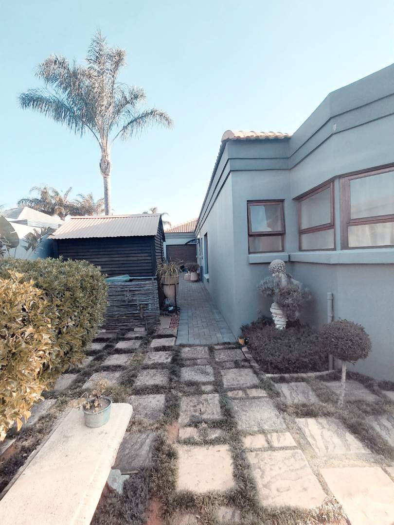 3 Bedroom Property for Sale in Glen Marais Gauteng