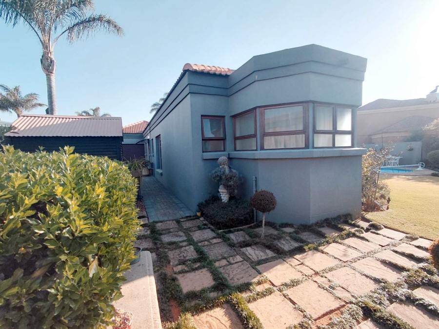 3 Bedroom Property for Sale in Glen Marais Gauteng
