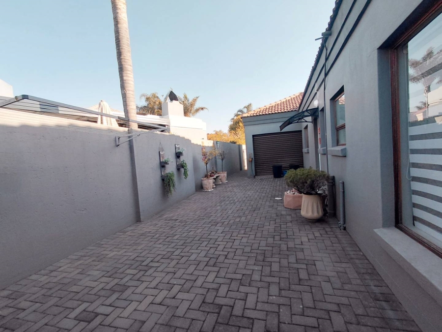 3 Bedroom Property for Sale in Glen Marais Gauteng