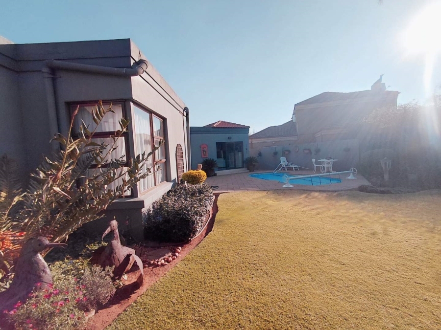 3 Bedroom Property for Sale in Glen Marais Gauteng
