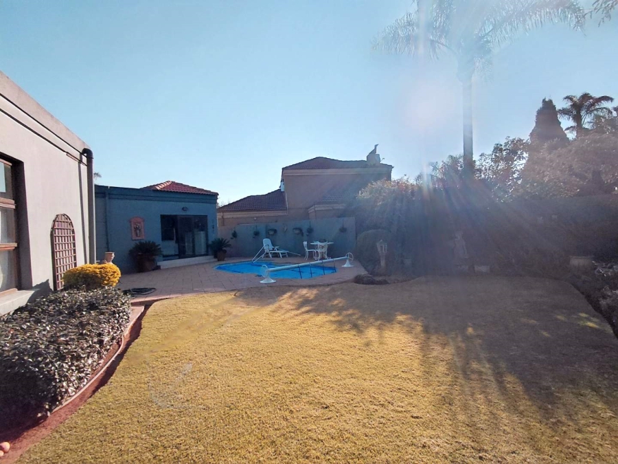 3 Bedroom Property for Sale in Glen Marais Gauteng