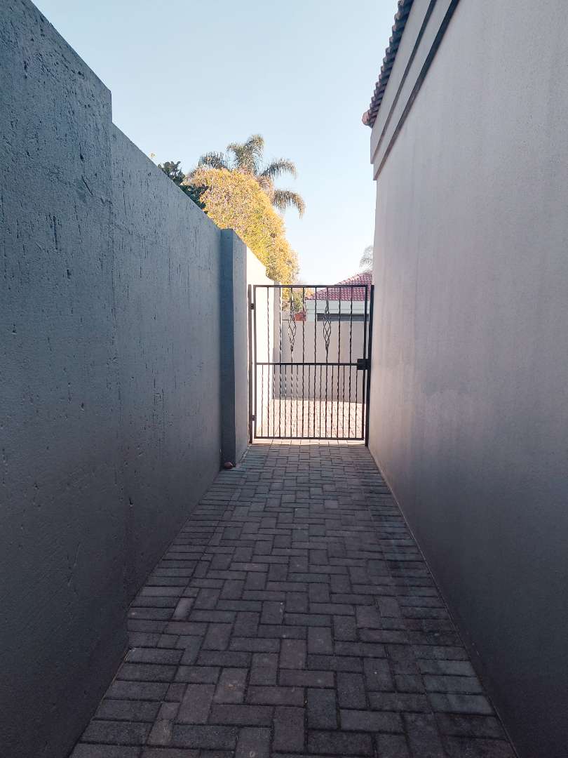 3 Bedroom Property for Sale in Glen Marais Gauteng