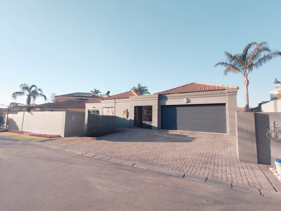 3 Bedroom Property for Sale in Glen Marais Gauteng