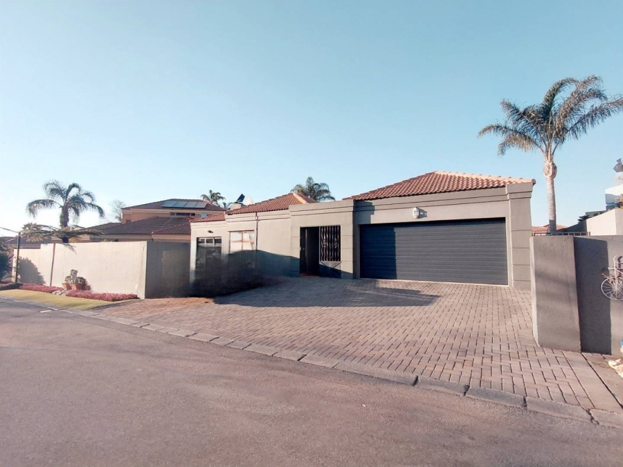 3 Bedroom Property for Sale in Glen Marais Gauteng