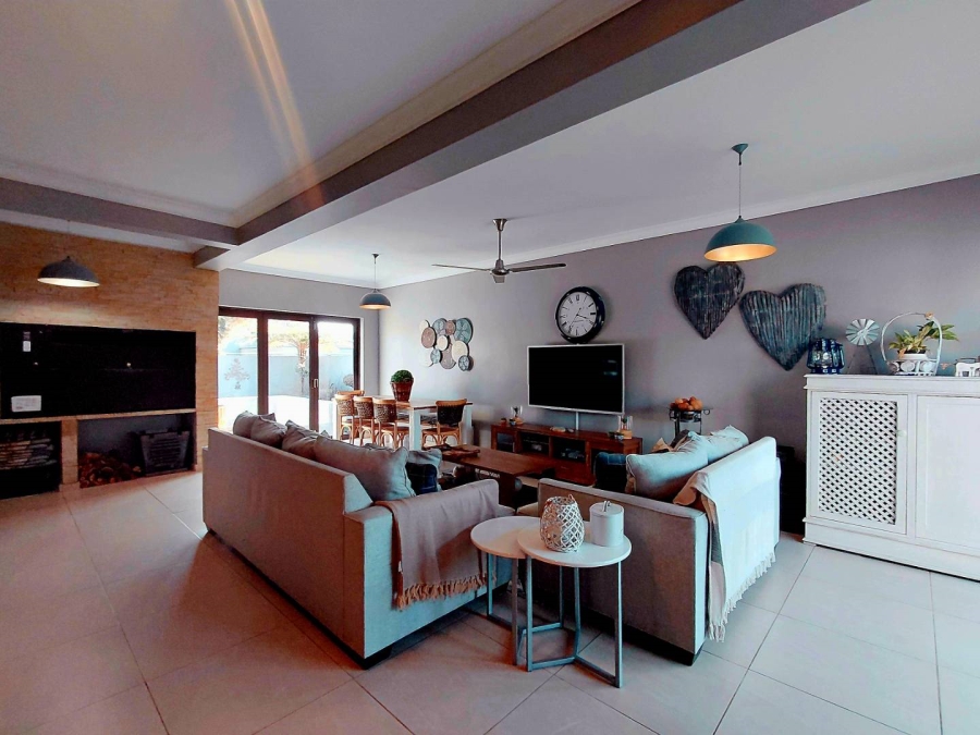 3 Bedroom Property for Sale in Glen Marais Gauteng
