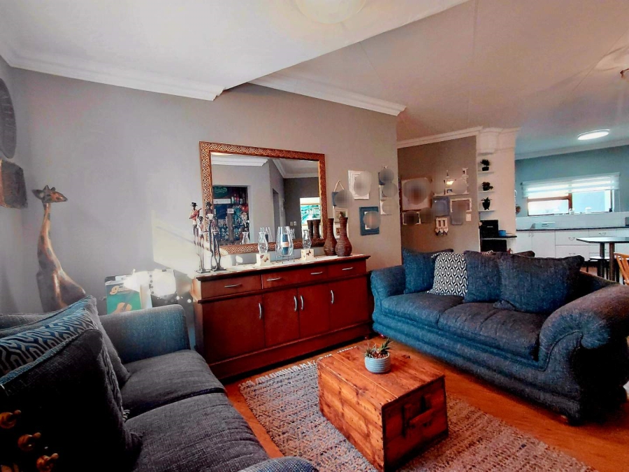 3 Bedroom Property for Sale in Glen Marais Gauteng
