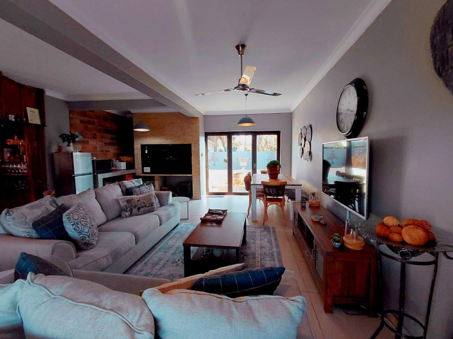 3 Bedroom Property for Sale in Glen Marais Gauteng