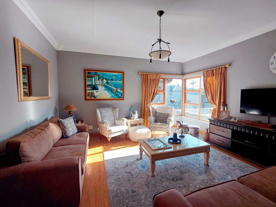 3 Bedroom Property for Sale in Glen Marais Gauteng