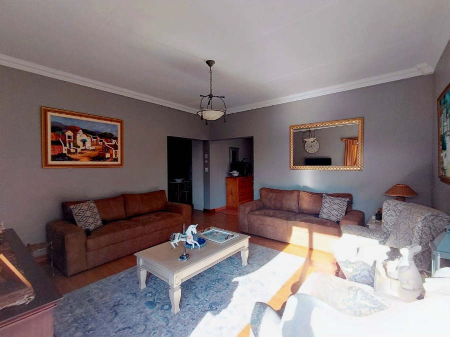 3 Bedroom Property for Sale in Glen Marais Gauteng