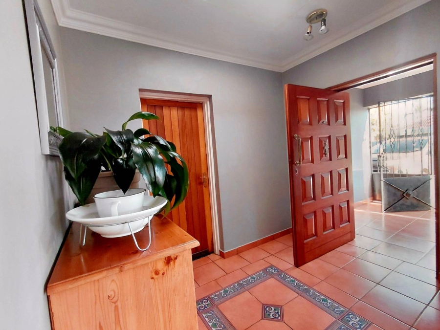 3 Bedroom Property for Sale in Glen Marais Gauteng