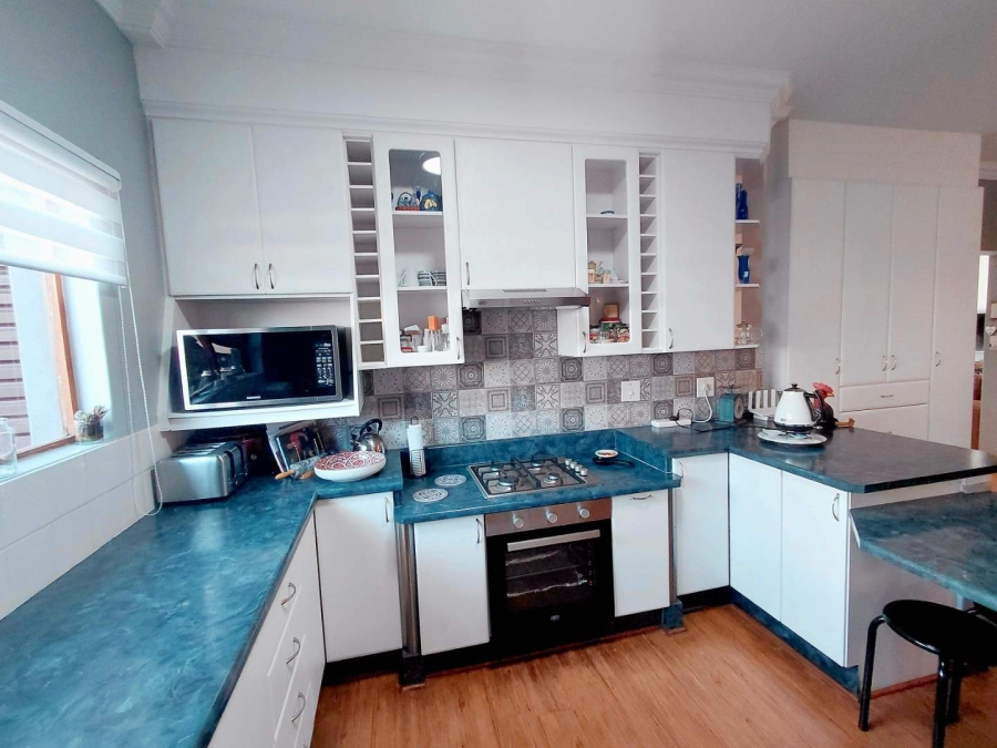 3 Bedroom Property for Sale in Glen Marais Gauteng