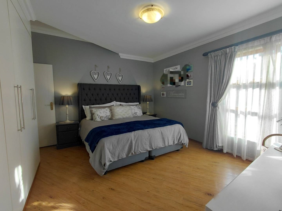 3 Bedroom Property for Sale in Glen Marais Gauteng