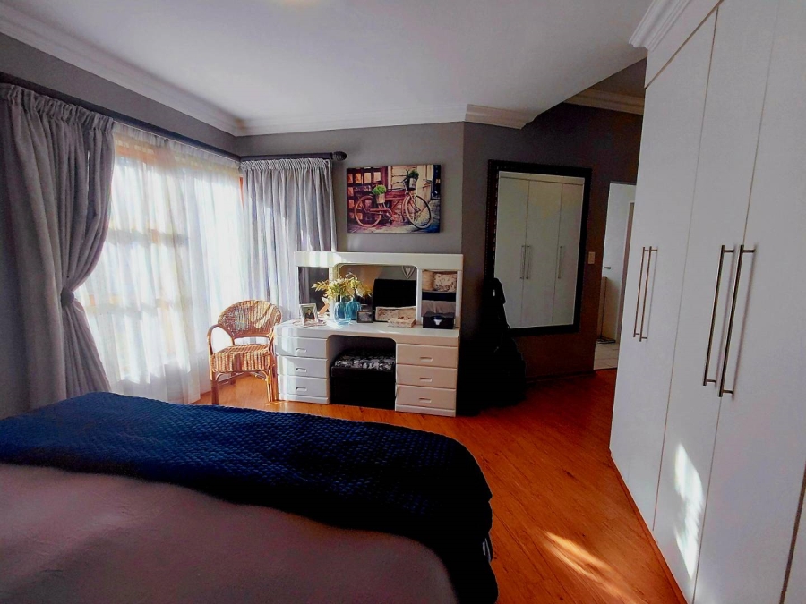 3 Bedroom Property for Sale in Glen Marais Gauteng
