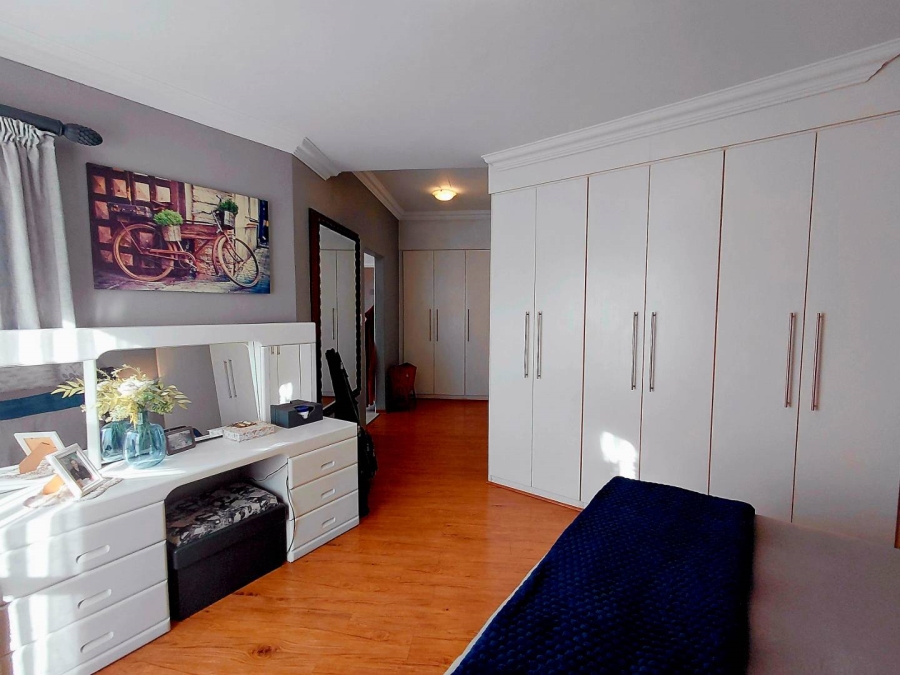 3 Bedroom Property for Sale in Glen Marais Gauteng