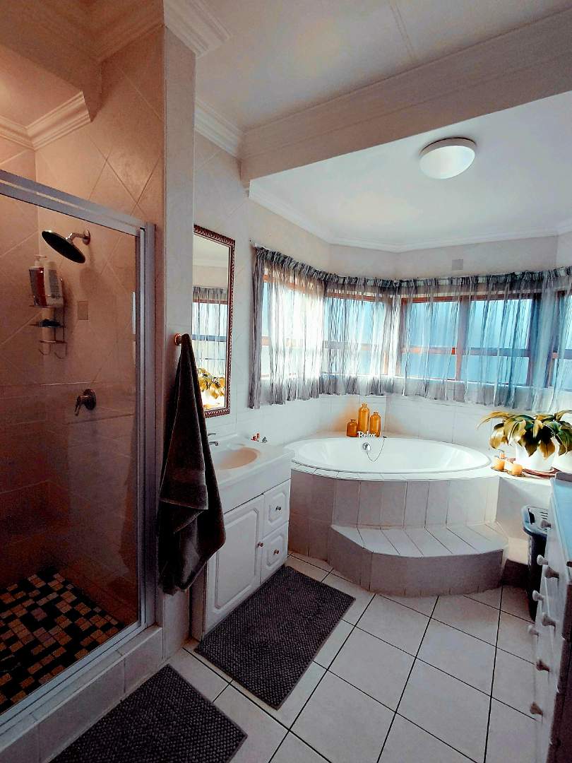 3 Bedroom Property for Sale in Glen Marais Gauteng