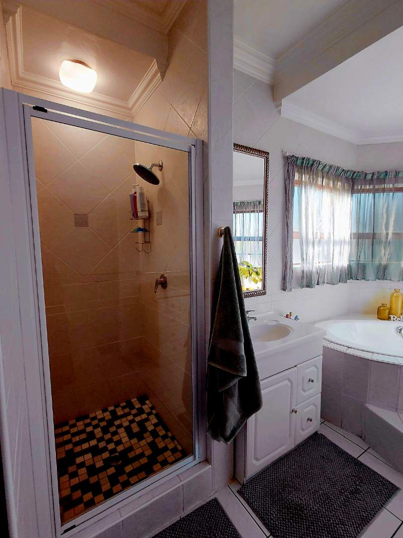3 Bedroom Property for Sale in Glen Marais Gauteng