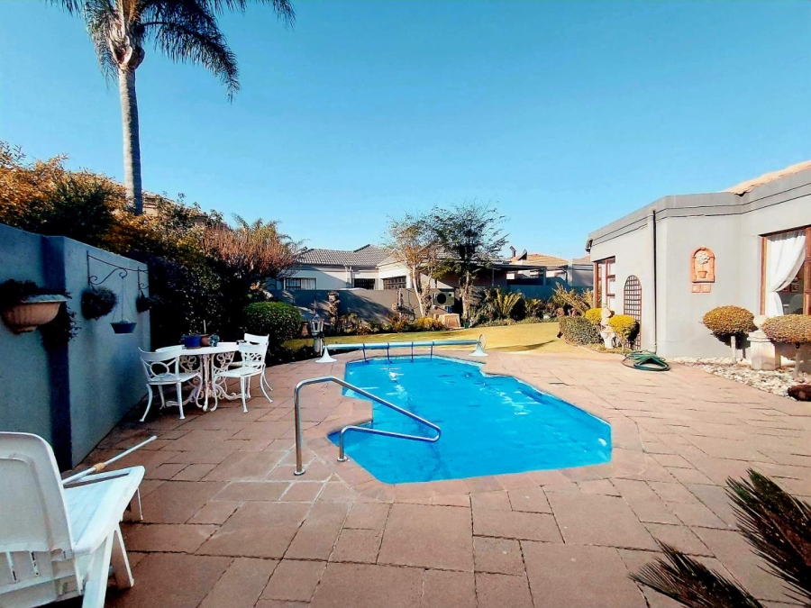 3 Bedroom Property for Sale in Glen Marais Gauteng