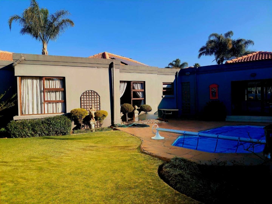 3 Bedroom Property for Sale in Glen Marais Gauteng