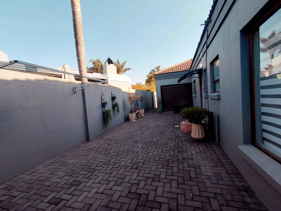 3 Bedroom Property for Sale in Glen Marais Gauteng