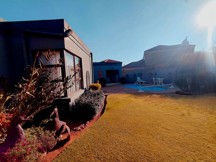 3 Bedroom Property for Sale in Glen Marais Gauteng
