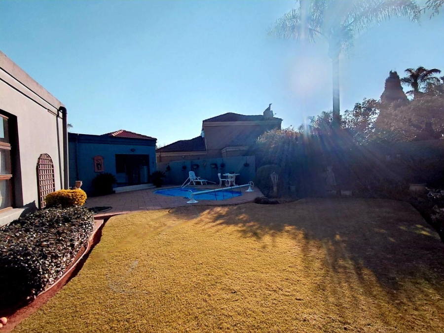 3 Bedroom Property for Sale in Glen Marais Gauteng
