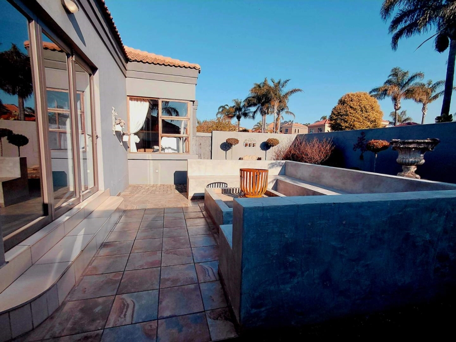 3 Bedroom Property for Sale in Glen Marais Gauteng