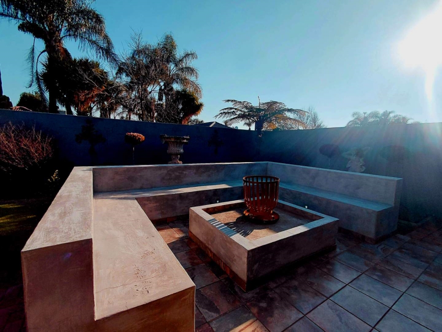 3 Bedroom Property for Sale in Glen Marais Gauteng