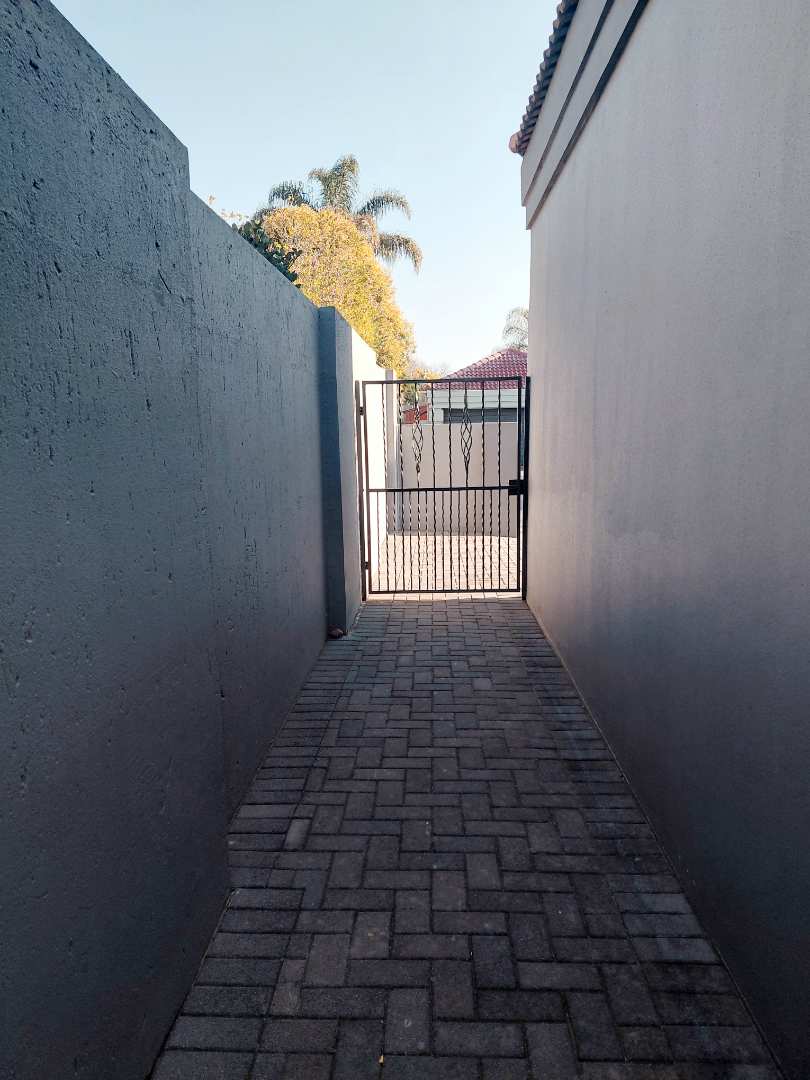 3 Bedroom Property for Sale in Glen Marais Gauteng