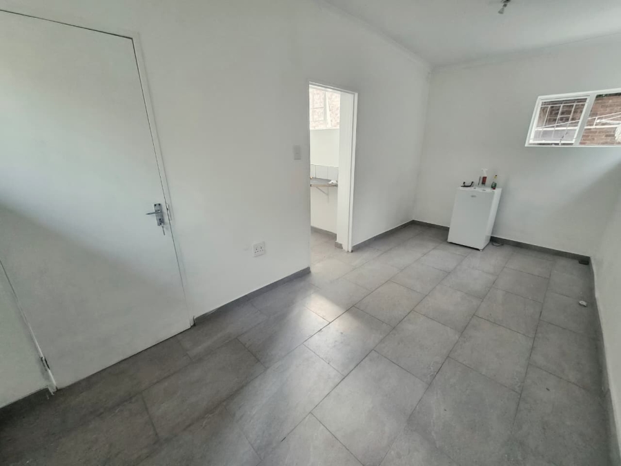 To Let 1 Bedroom Property for Rent in Waterkloof Gauteng