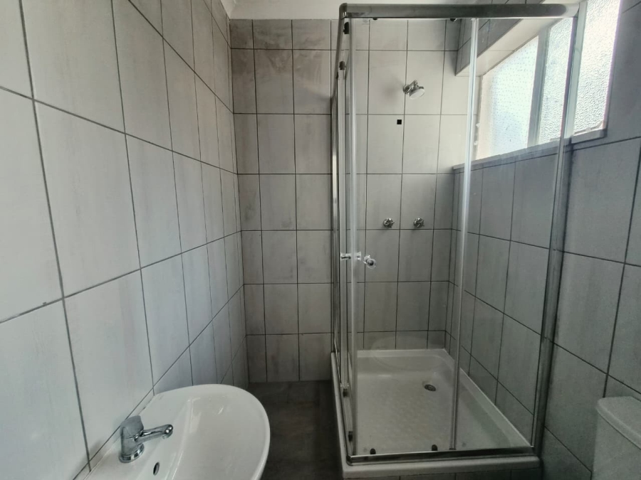 To Let 1 Bedroom Property for Rent in Waterkloof Gauteng